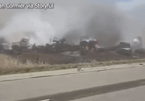 미 일리노이 I-55, 모래 폭풍으로 72대 차량 충돌...6명 사망 30명 이상 발생 VIDEO: 6 dead after dust cloud cause 60-car crash, closes Illinois highway for 28 miles