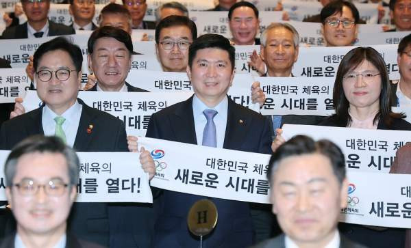 유승민 대한체육회장 프로필 및 최근 의혹 총정리! 나이, 고향, 학력, 탁구 경력, 수상내역부터 경찰 출석 및 축구 혁신위 합류 배경까지 심층 진단
