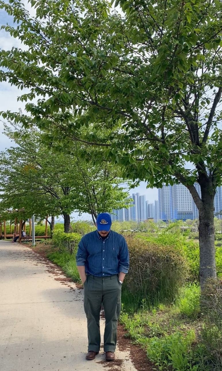 데일리룩(2025. 5. 2.)오픈 에티튜드 볼캡, 폴로랄프로렌 코튼 샴브레이 청자켓, 무신사 무신사스탠다드 브리티쉬 아미 카고 팬츠, 레드윙 아이언레인저 앰버하니스, 카시오 실버