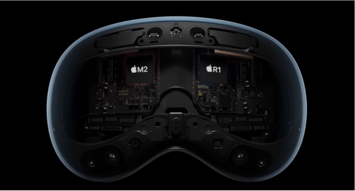 애플 비전 프로는 M2 프로세서와 함께 카메라, 마이크, 센서로부터 받아들인 정보를 통해 화면에 구현하는 R1 프로세서를 탑재했다.