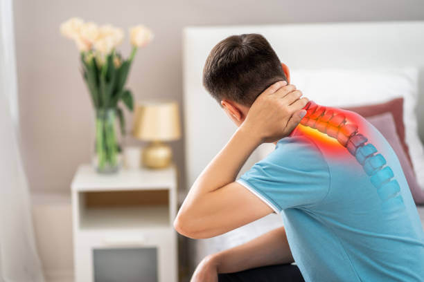 뒷목 땡김 이 있는 두통 여러가지 원인들이 있습니다. 두통이 있을 때 목 뒤가 따끔거리는 느낌이 들고 어깨 승모근이 뭉쳐져있습니다. 근육이완제와 진통제를 자주 복용하고 어깨를 마사지해도 뒷머리가 쪼개지거나 머리 전체가 터질 것 같은 두통이 계속된다면 매우 힘듭니다. 원인이 무엇인지 참고하시기 바랍니다.