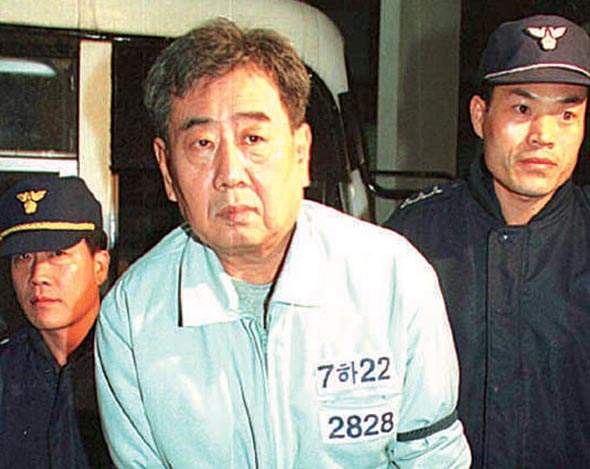 이근안 도피 생활 및 자수