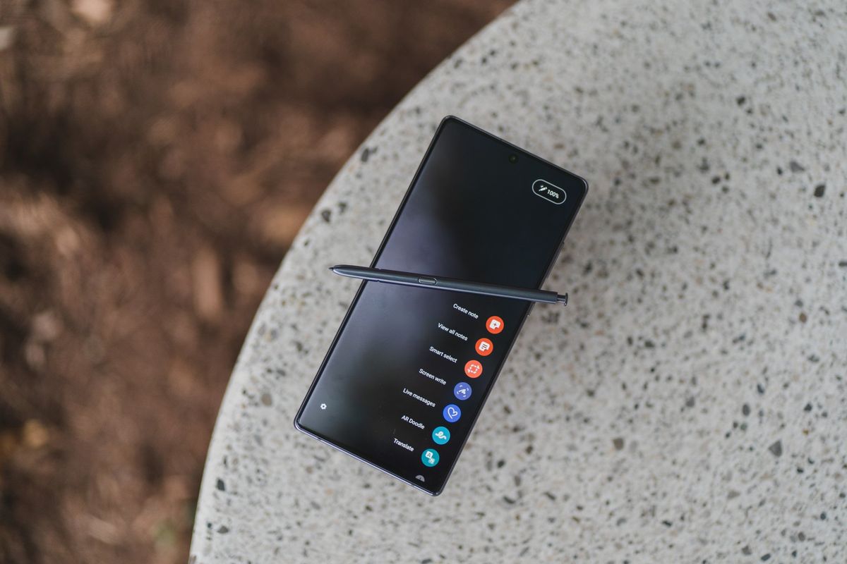 에어 액션 지원 울트라에서 S펜 카메라 리모컨 설정 화면 예시