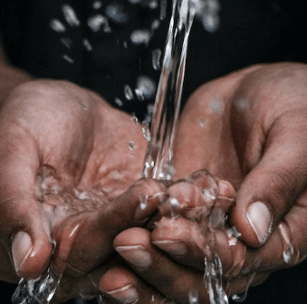 피부 탄력 관리 방법 - 하루 물 8잔