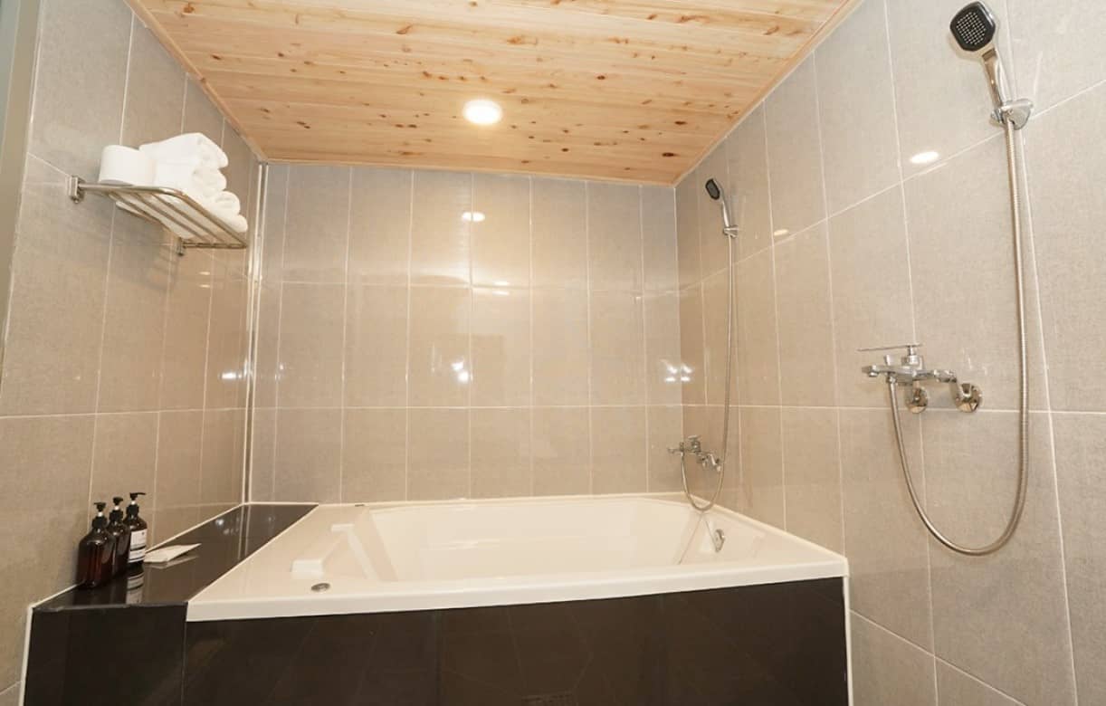 화성-월문온천단지-라벤더온천텔의-가족탕