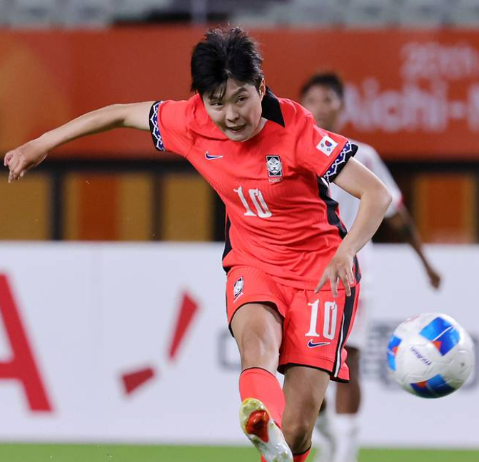 여자축구 6-0 대파