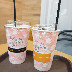 상암동 카페 : 타셋 커피 로스터스 리뷰_커피 두 잔