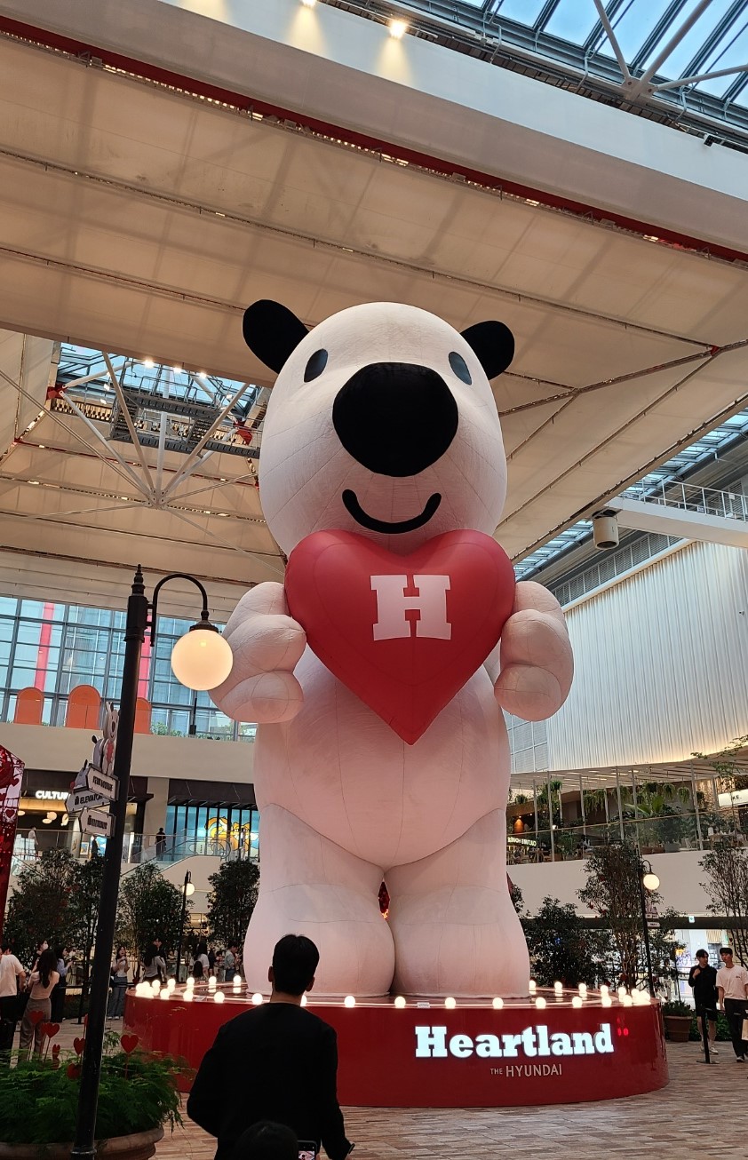 현대백화점 더 현대 서울 흰디 비긴즈 테마