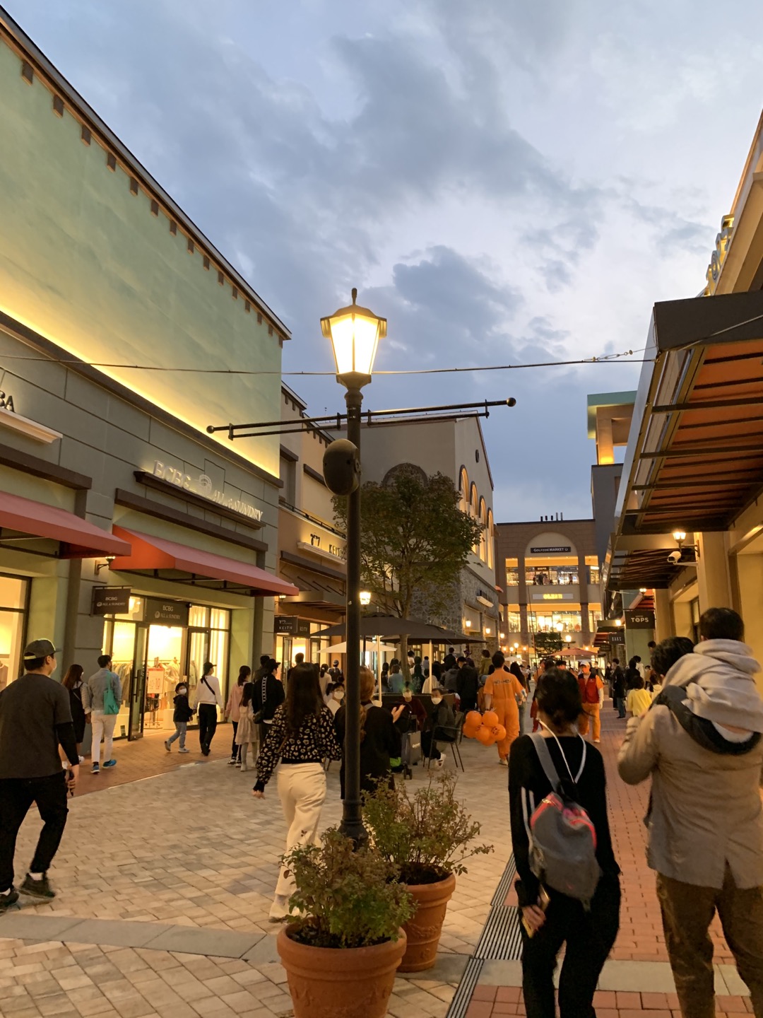 롯데 기흥 아울렛 야간 뷰