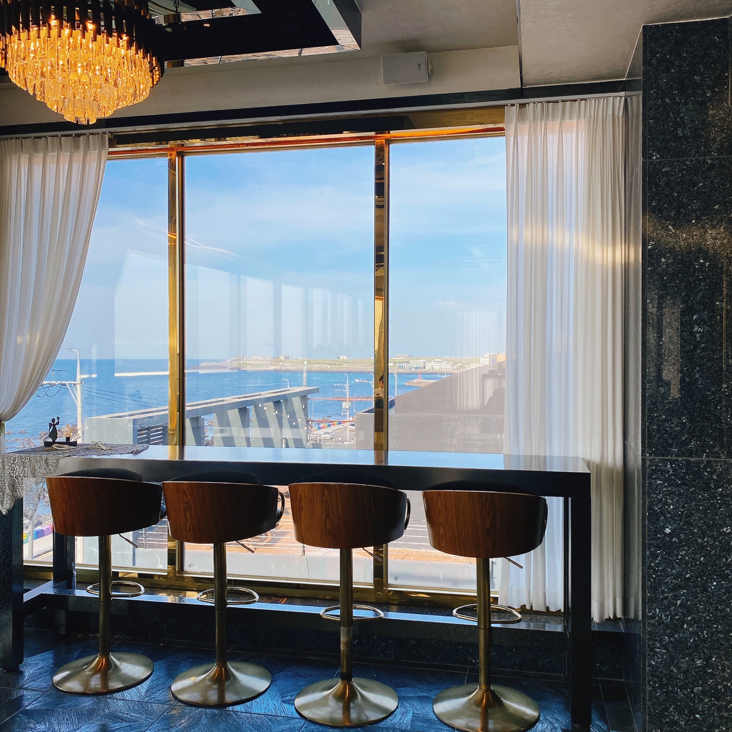 제주 도두 무지개 해안도로 도두봉 해수파크 포토존 비행기 제주공항근처 카페 나모나모베이커리