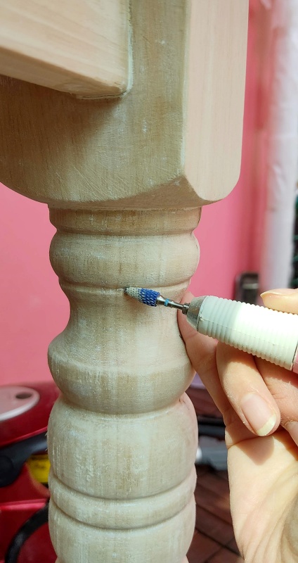 네일드릴로 모서리 샌딩