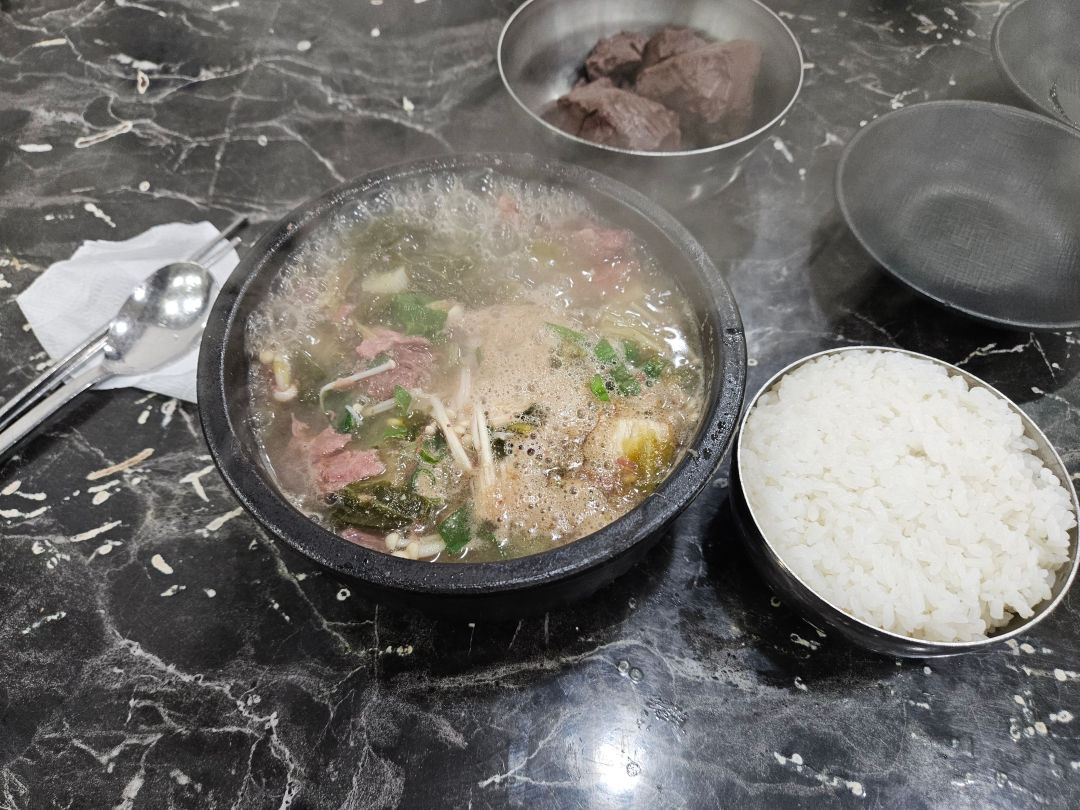 유치회관 해장국