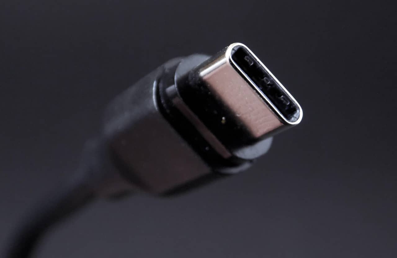 USB-C로 세상이 통일된다? - 충전 단자 전쟁 끝난 이유