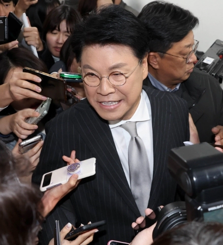 장제원 프로필 나이 고향 학력 아버지 가족관계 불출마 이유