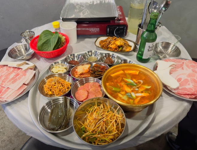 생방송 투데이 외국인의 밥상 냉동 삼겹살 한 상 서울 서대문구 보성집