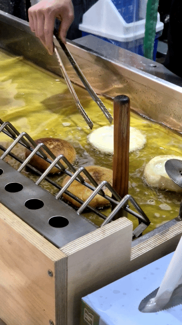 고현시장 호떡은 깨끗한 기름에서 만들어짐