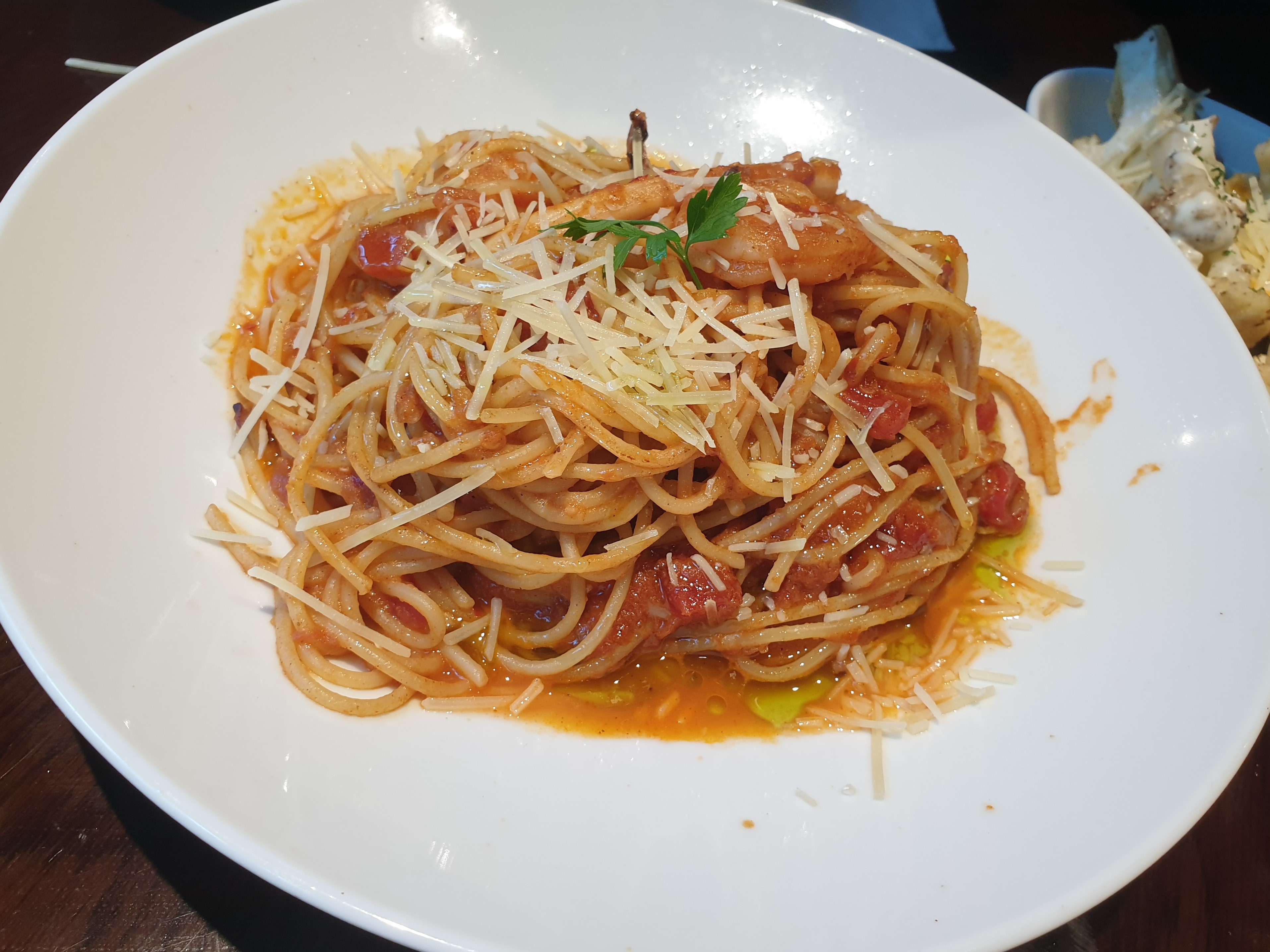 아웃백스테이크하우스 런치타임에 나온 스파이시 알리오 올리오 파스타