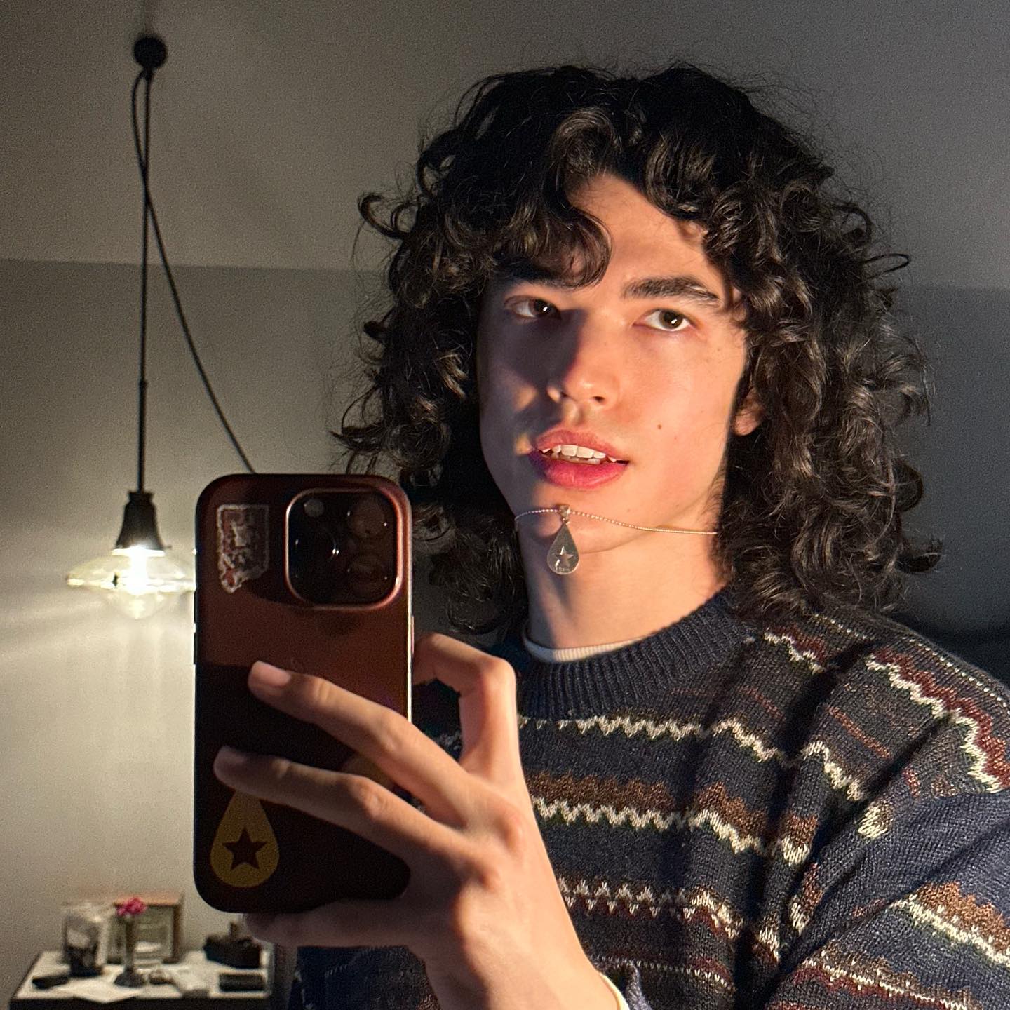 Conan Gray(코난 그레이) 인스타 패션 셀카 사진