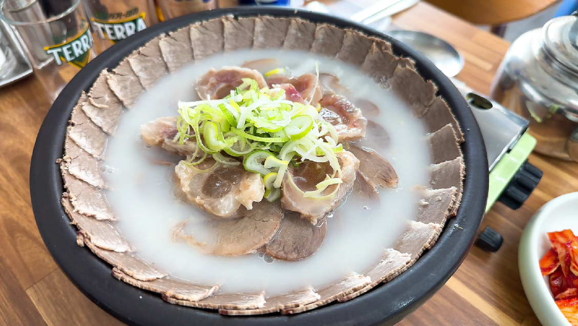 창원 소답동 맛집, 목민곰탕: 줄서서 먹는 100% 한우 곰탕의 진수