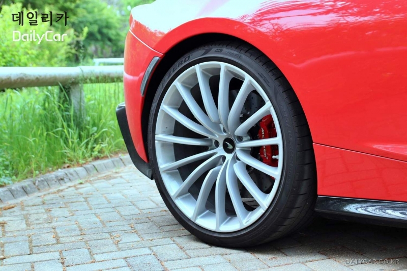 슈퍼카 ‘맥라렌 GT’