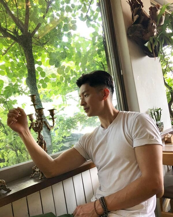 가수 팀 부인 김보라