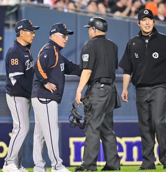 감독의 요청으로 판독 가능, 적용 방식은?