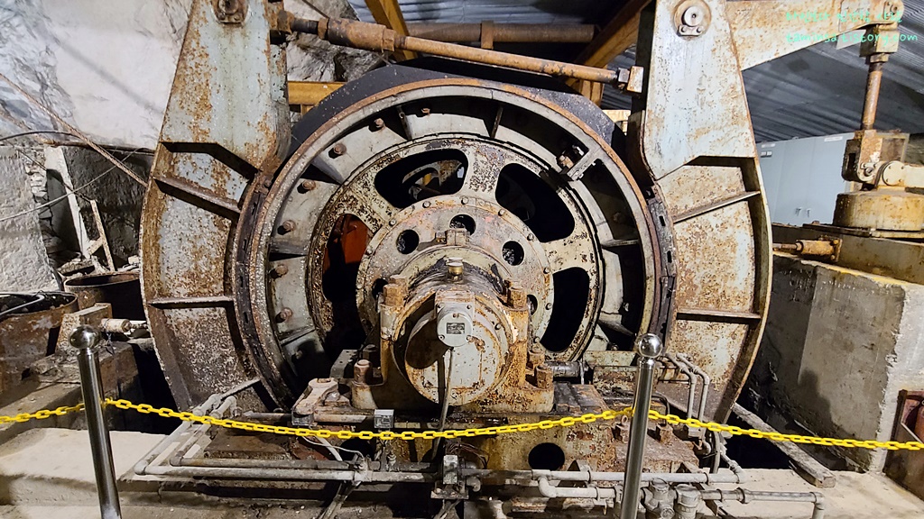 활옥동굴권양기