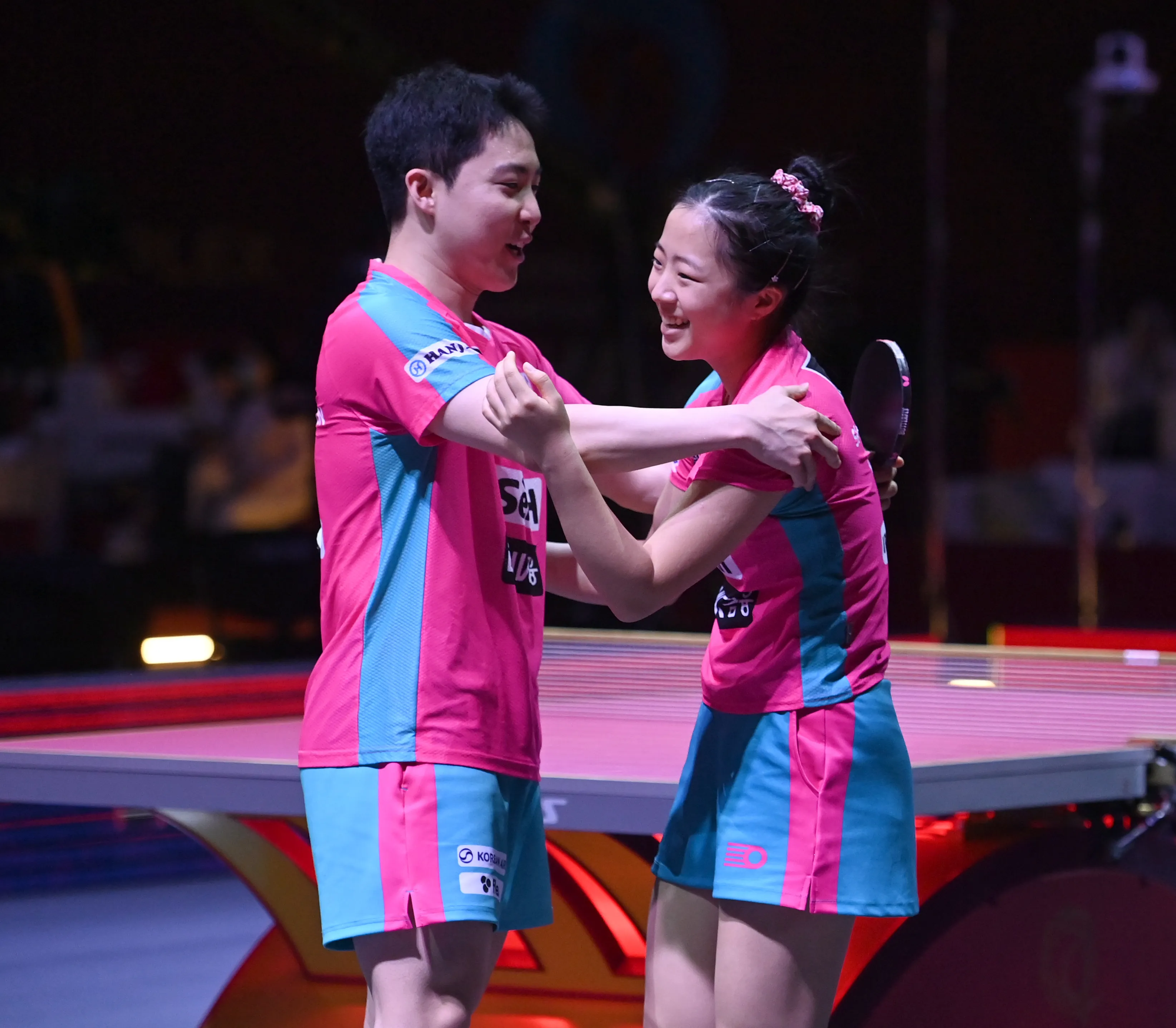 임종훈&middot;신유빈 혼합복식 동메달 확보! 2025 도하 세계탁구선수권 4강 진출 성공