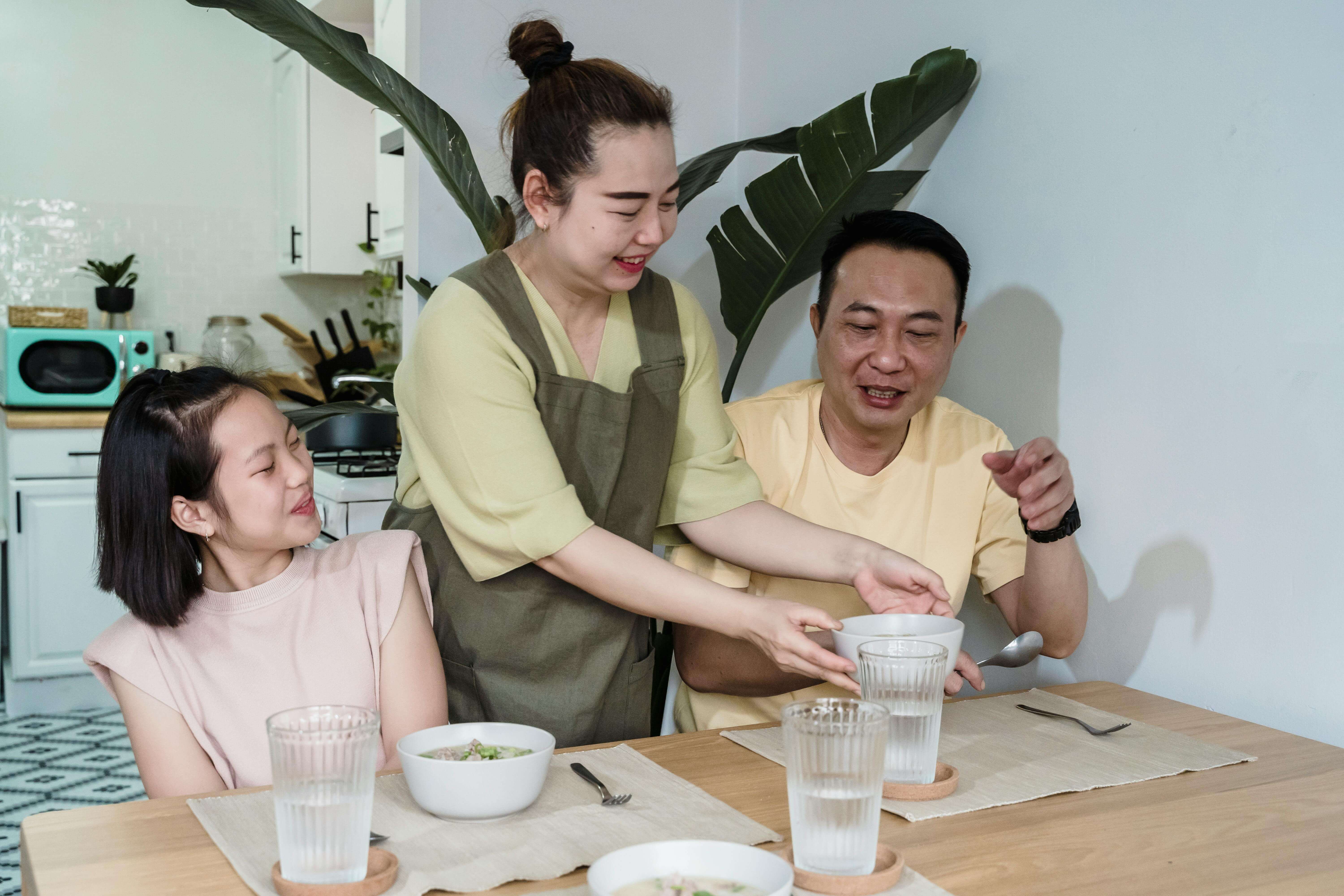 식사 시간이 불규칙하면 몸에 생기는 충격적인 변화 7가지