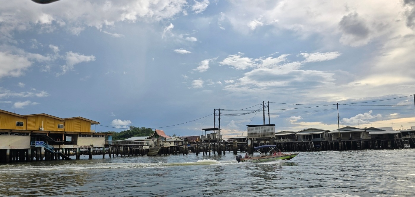깜뽕 아예르 (브루나이 전통 수상 가옥) 이미지