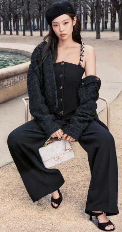 블랙 &amp; 트위드, 절제된 힘. 제니샤넬화보