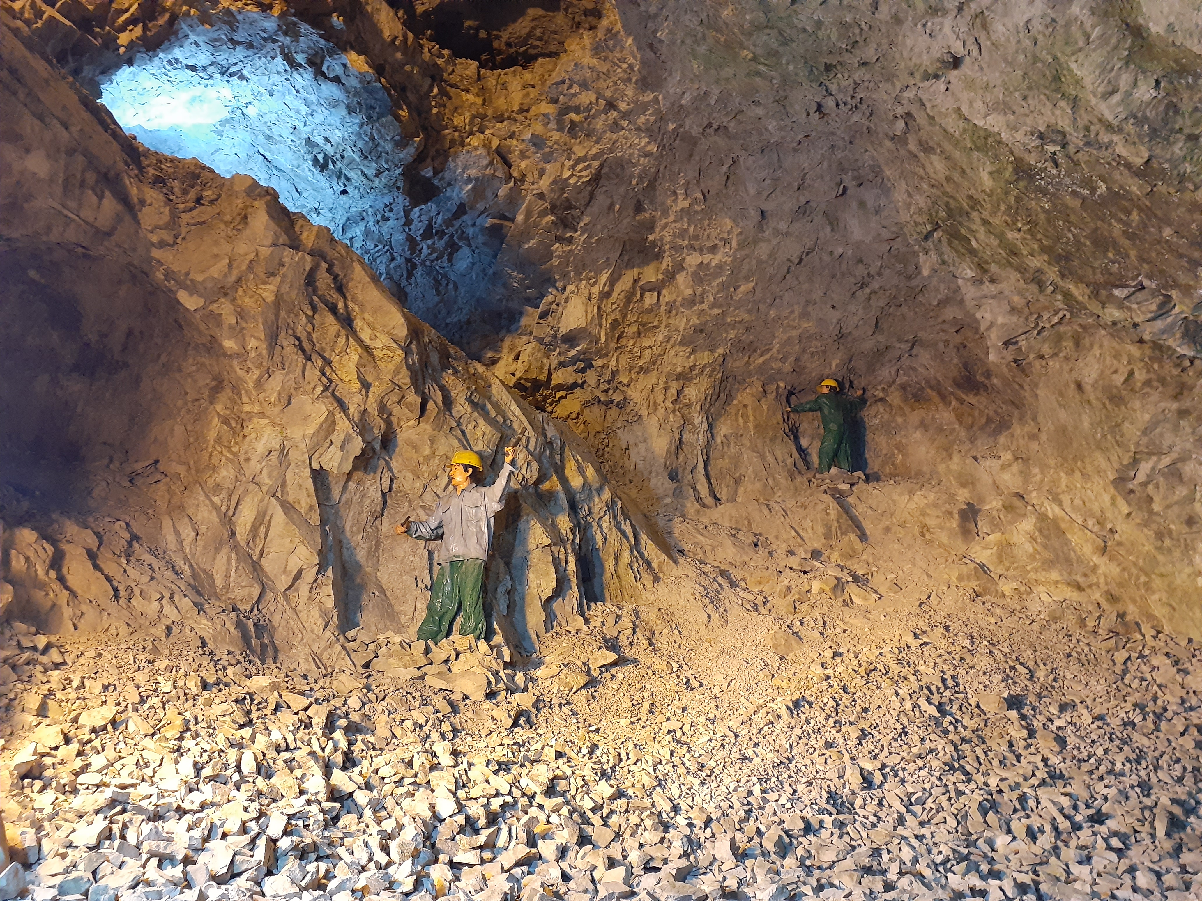 자수정동굴나라