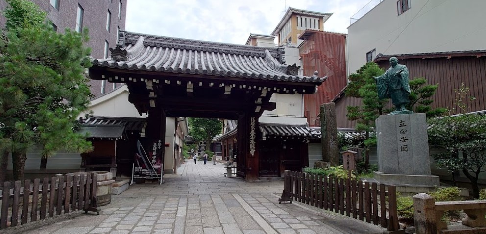 교토의 히든 스팟: 혼노지 사원과 주변 골목 이야기