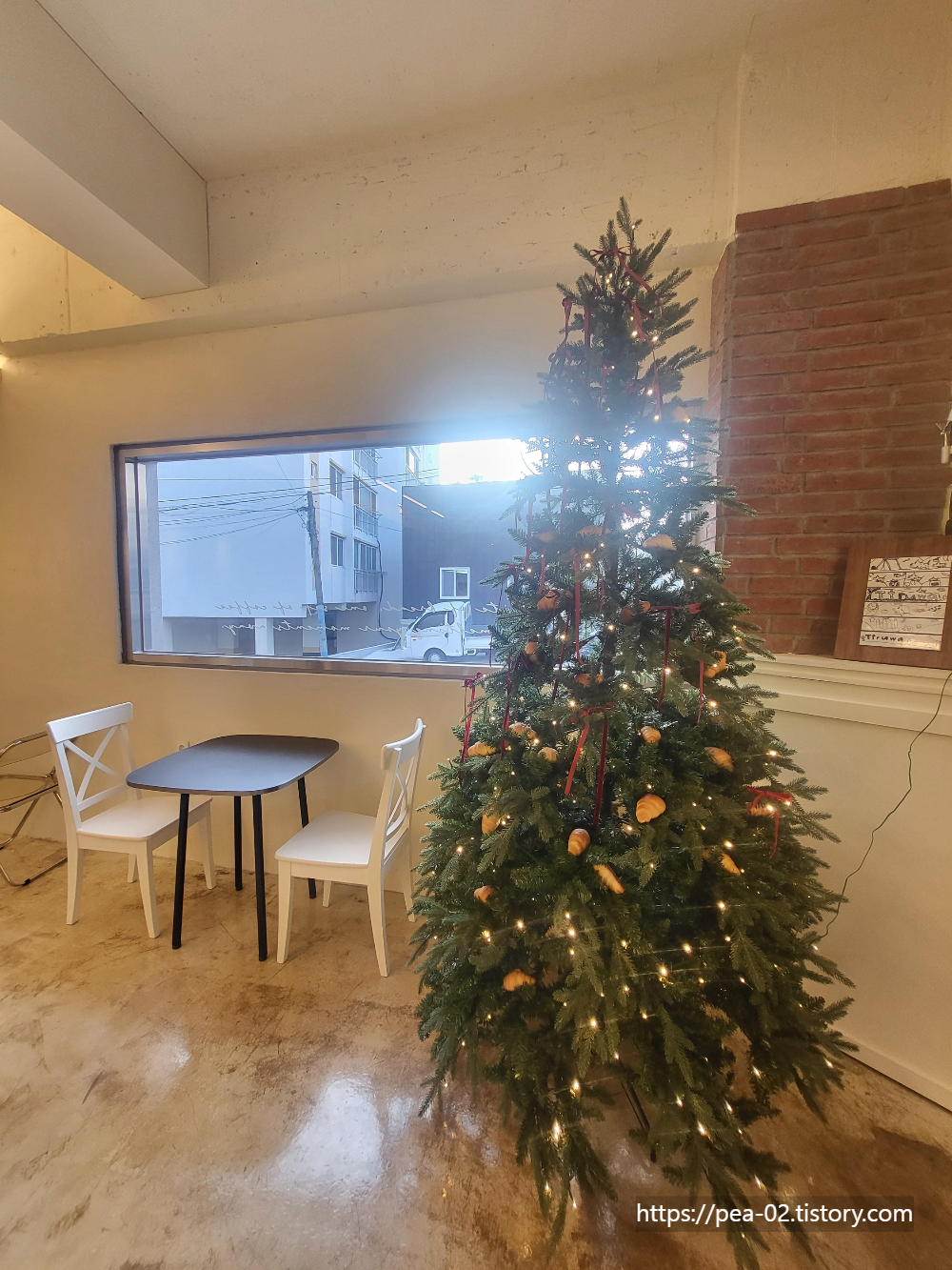 거제 뜨루와 트리와 테이블