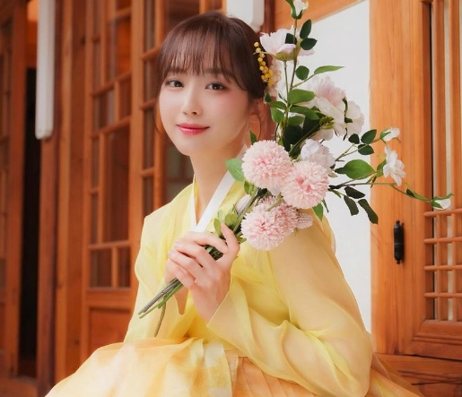 윤태진 아나운서 프로필 나이 고향 학력 라디오 경력 인스타