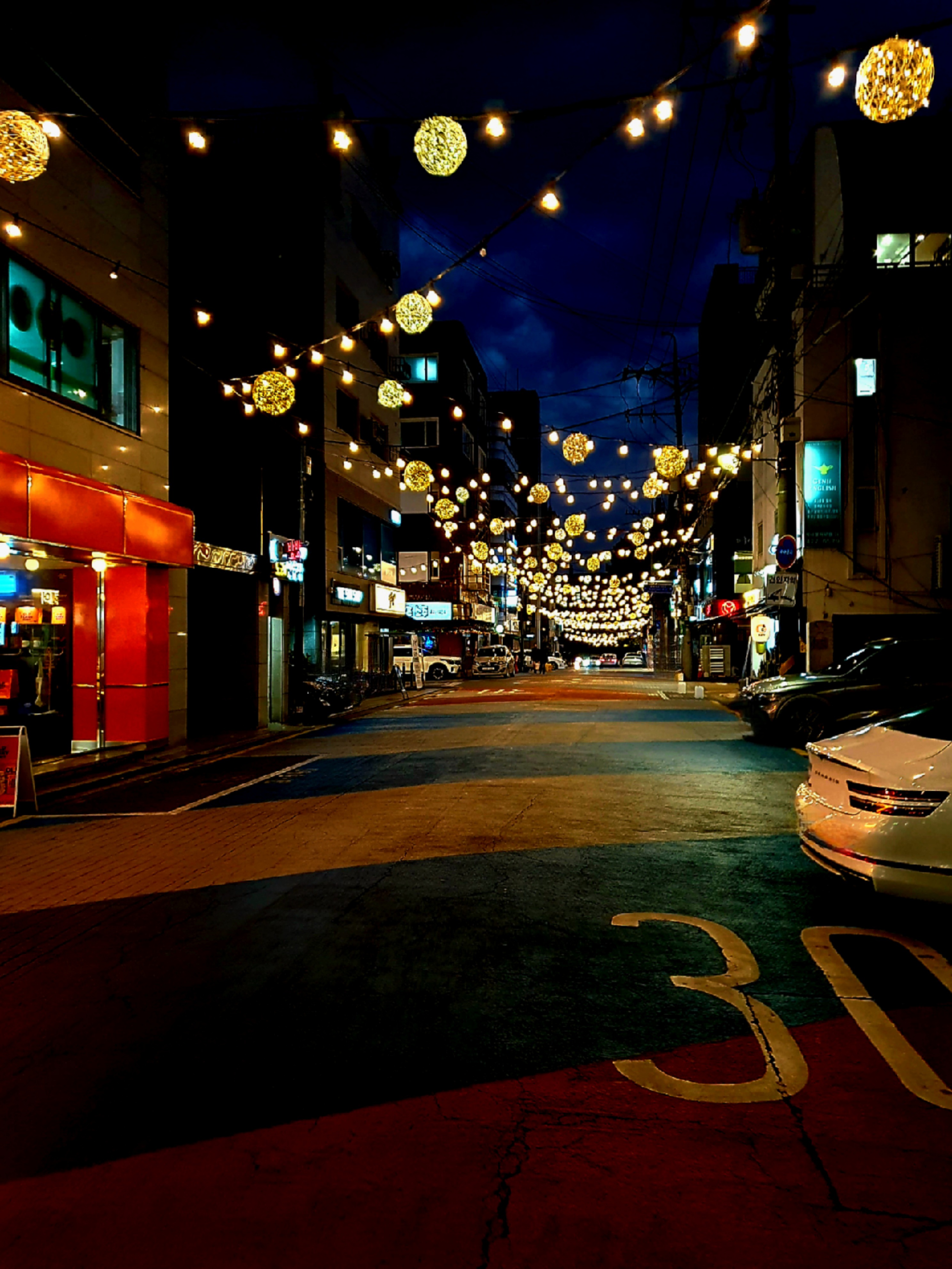 명일역-근처에-먹자골목이-조성되어-있어요.