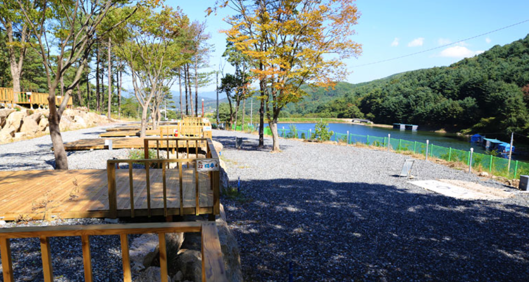 경기-포천-깊이울달빛-캠핑장-사진-입니다.