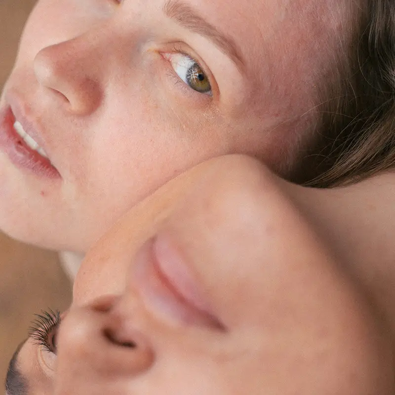 중년 여성 피부가 얇아지는 이유, 탄력 유지하려면 이것부터 바꾸세요