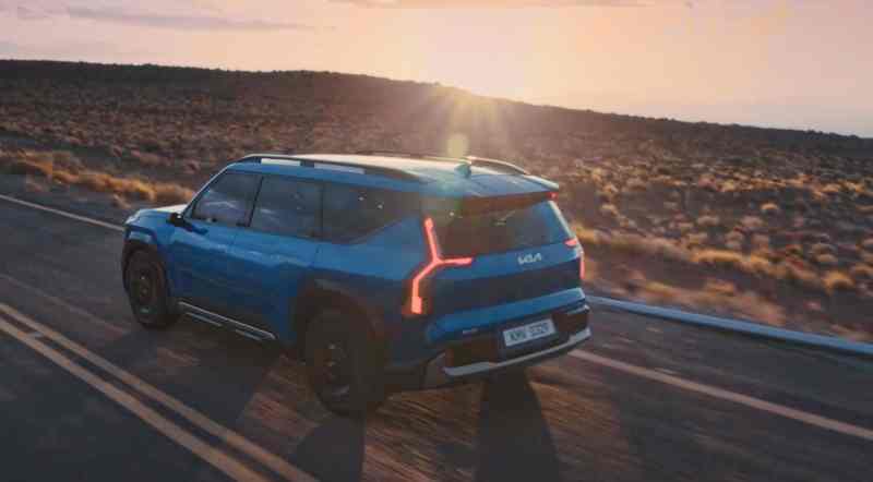 ev9 측후면 모습