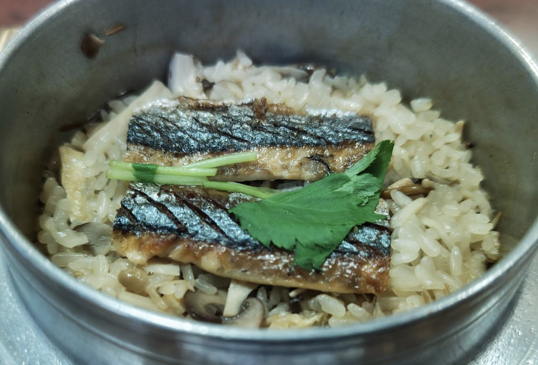 카마메시 무츠미 (釜めし むつみ) - 100년 역사가 담긴 솥밥의 진수