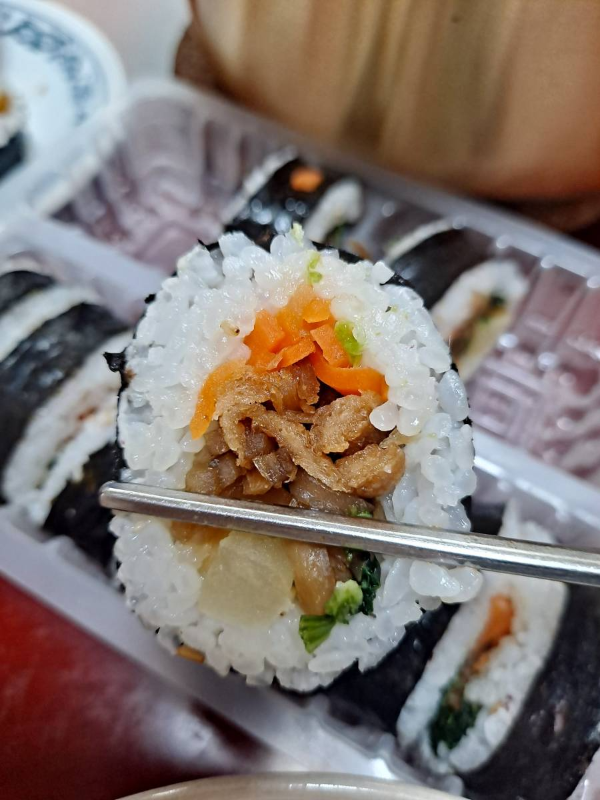 유부우엉김밥 비주얼