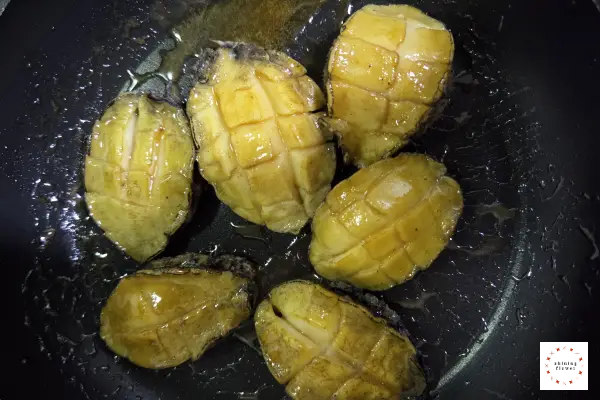 전복버터구이-다른 한 면 조리기