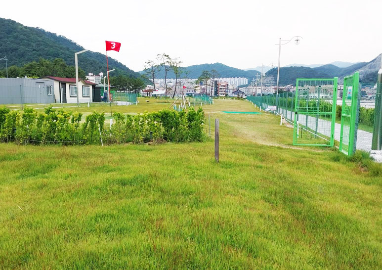 창원 용원파크골프장. 경남 창원시 진해구 용원동 1347-7 (용원체육공원)