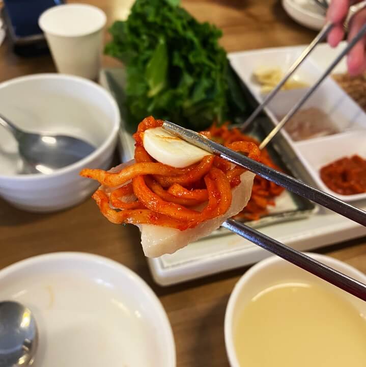 동원칼국수-보쌈한입
