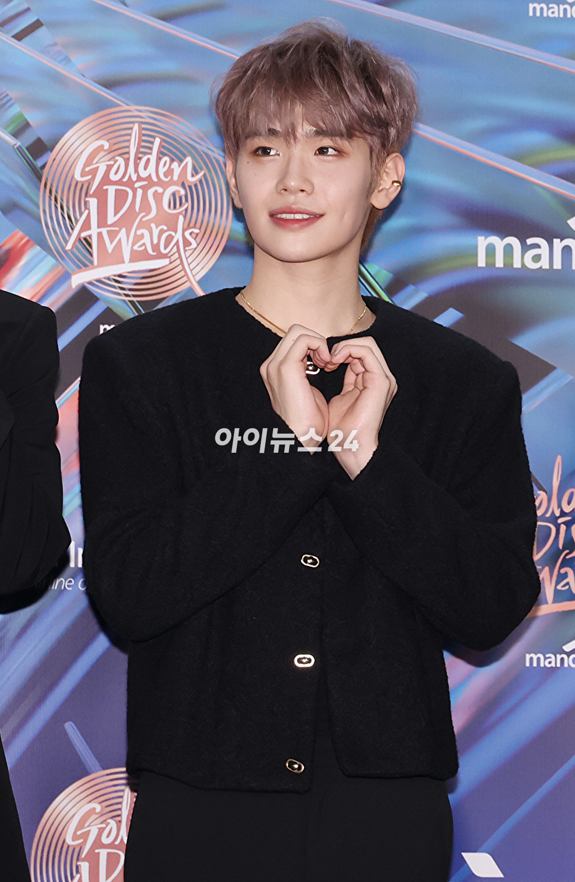 그룹 제로베이스원이 6일 오후 인도네시아 자카르타 인터내셔널 스타디움에서 열린 '제38회 골든디스크 어워즈 with 만디리'에 참석하고 있다. [사진=골든디스크 어워즈 사무국]