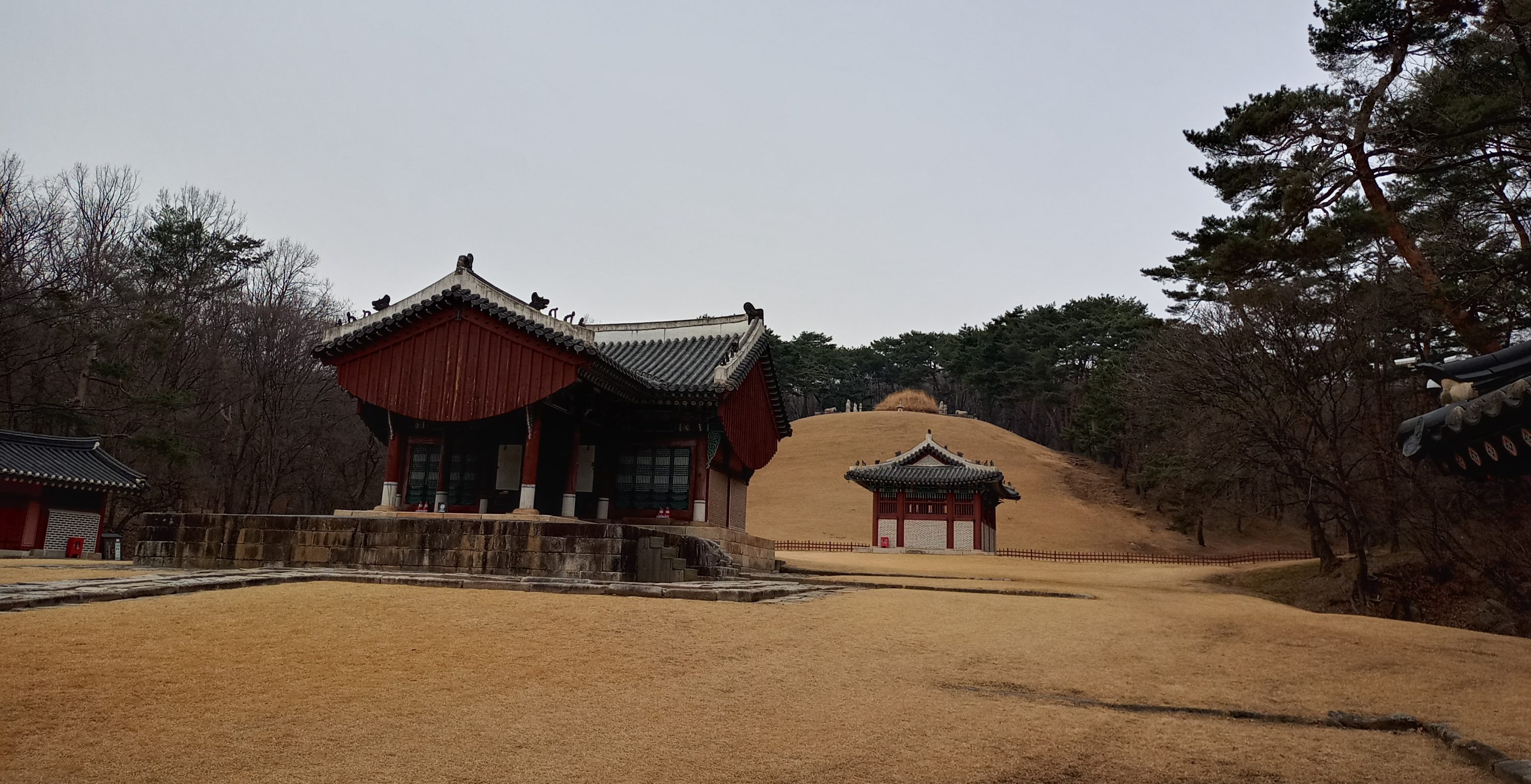 동구릉 첫 번째로 조성된 태조 이성계의 건원릉 사진