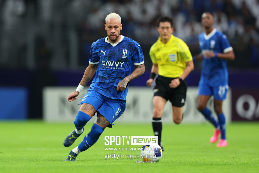 네이마르 소속팀 이적료 주급 일급 복귀 사우디 아라비아 알힐랄 계약 해지 햄스트링 발목 부상 십자인대 파열 시즌 먹튀 산투스