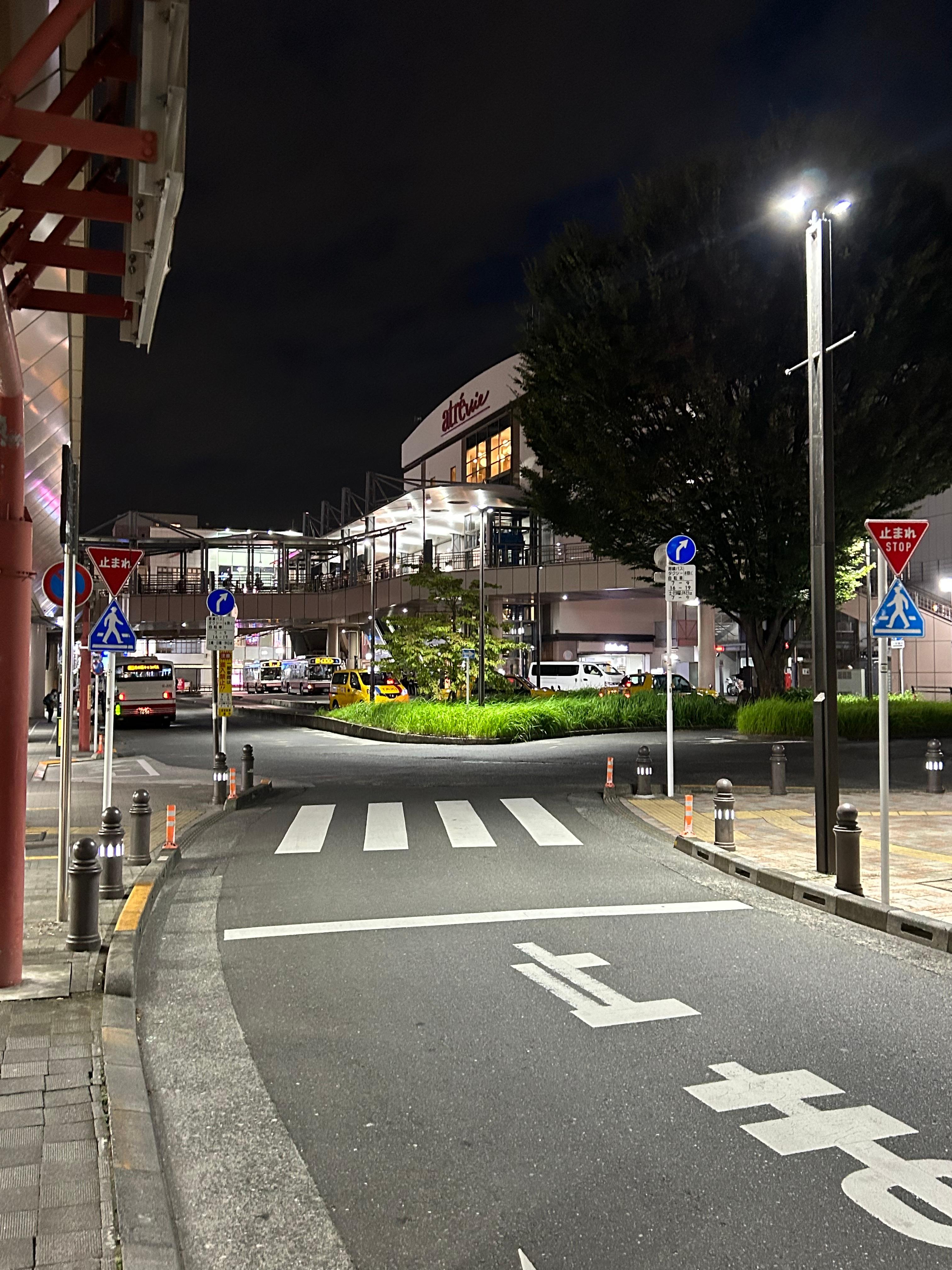 지브리 미술관 순환버스를 타고 온 미타카역 사진