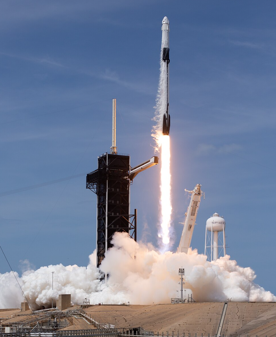 스페이스X가 개발한 재사용 가능한 우주발사체 팰컨 9(영어: Falcon 9)