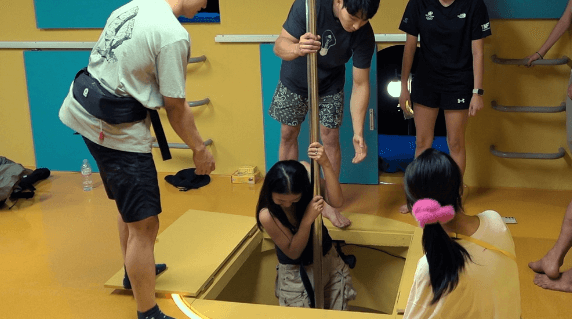 대환장기안장에 모인 손님들